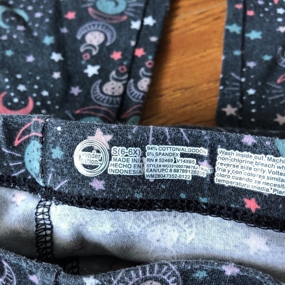 Wonder Nation celestial print stretched leggings in size S (6/6x) - Picture 3 of 3